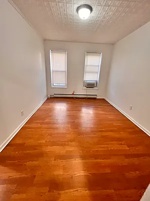 Rented by Space Real Estate | media 33