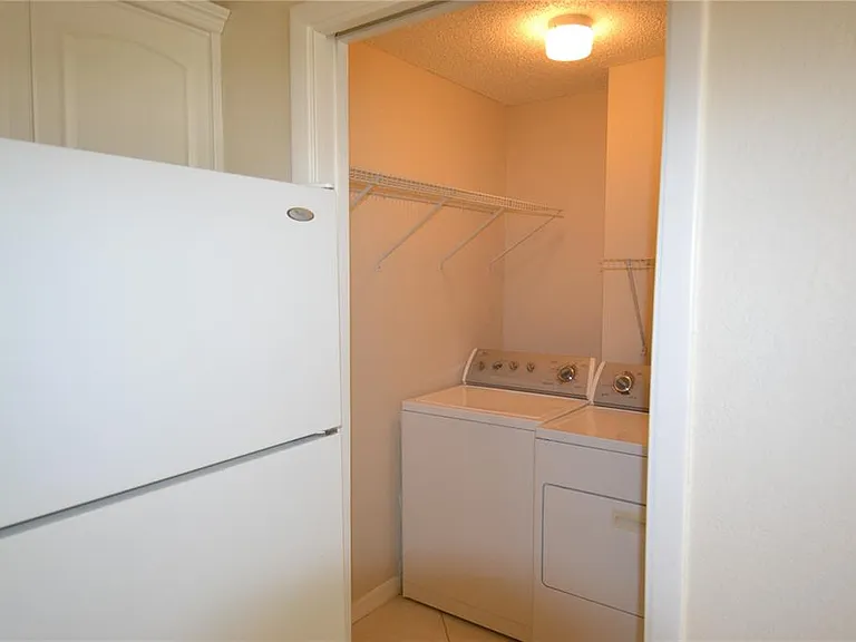 605 Lennox Rd W — Photo 9