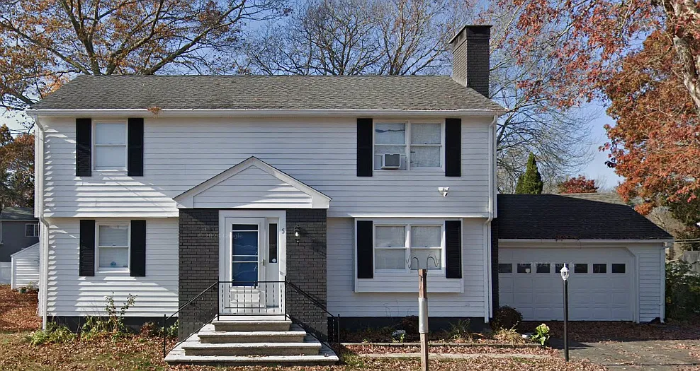 4 bed, 2240 sqft, $4,000 — Photo 1
