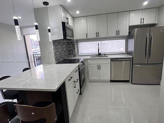 5th image of 17021 N Bay Rd APT 814