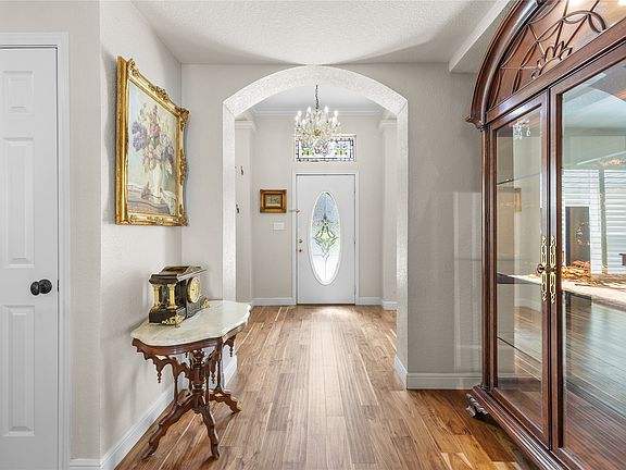 4th image of 1007 Santa Fe St