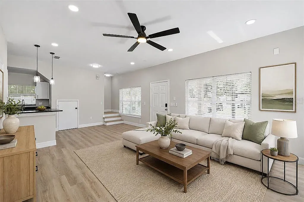 5 bed, 1624 sqft, $3,250 — Photo 3