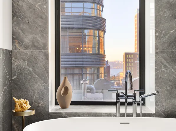 500 West 22nd Street image 18 of 24