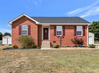 514 E Longview Dr, Portland, TN 37148