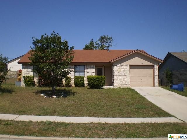 1st image of 213 Spur Dr