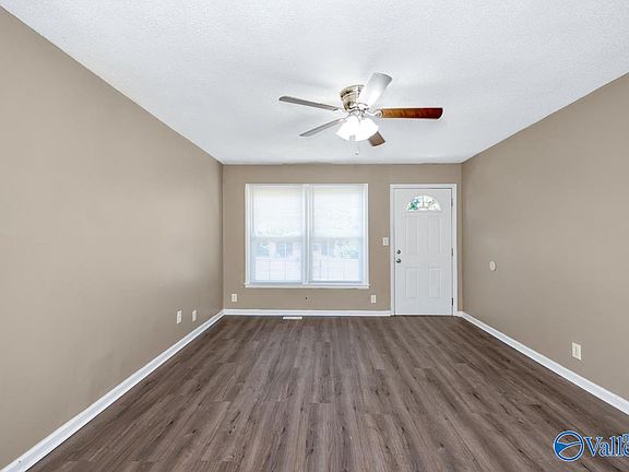 5th image of 4812 Joy Dr NW