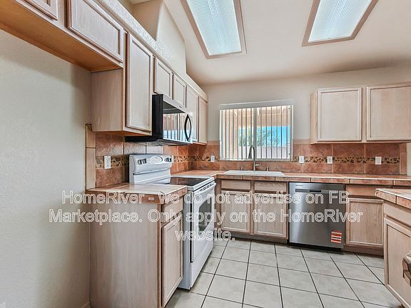 4th image of 32 Torrito Ln