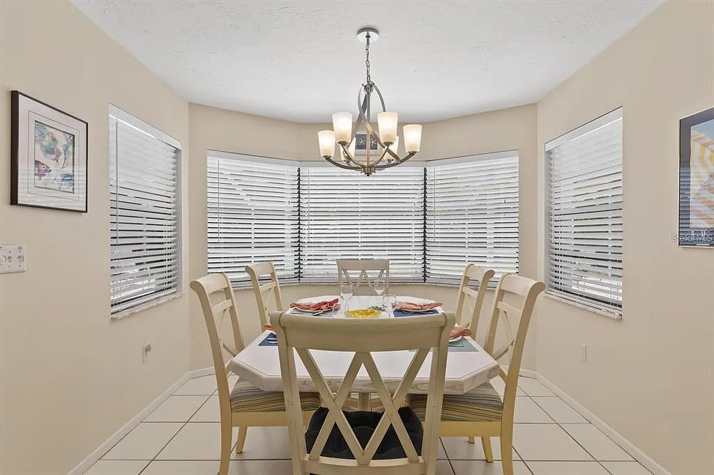 3 bed, 2.5 bath, 2251 sqft, $5,500 — Photo 4