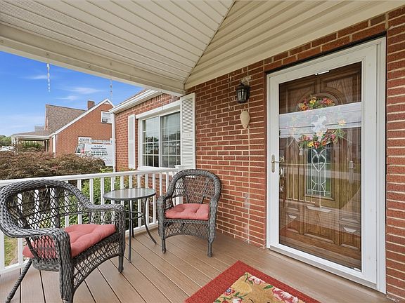5th image of 132 Allison Ave