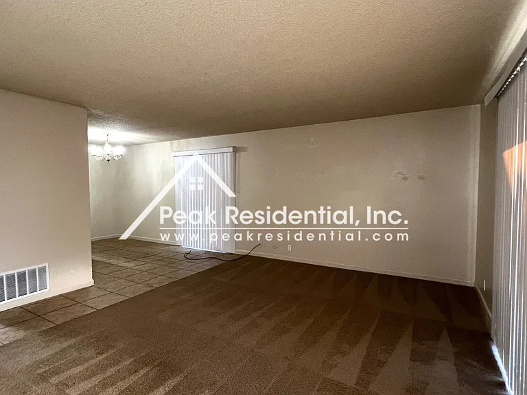 504 Roundtree Ct — Photo 5
