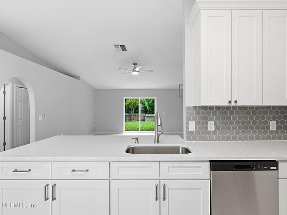 5th image of 10509 N LANTANA LAKES Drive