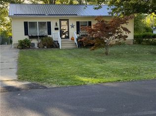 5862 Lakeview Ter, Lake View, NY 14085