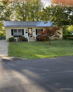 5862 Lakeview Ter, Lake View, NY, 14085