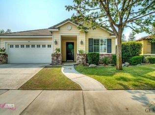326 Hollyhill Dr, Bakersfield, CA