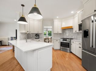 18 Benvenue St, Wellesley, MA 02482
