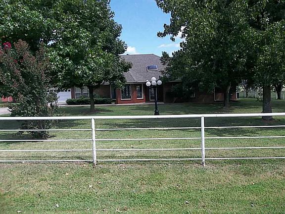 3rd image of 1900 S Mitchell Ave