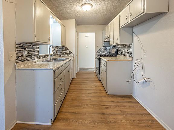 3rd image of 7404 Fir Ave