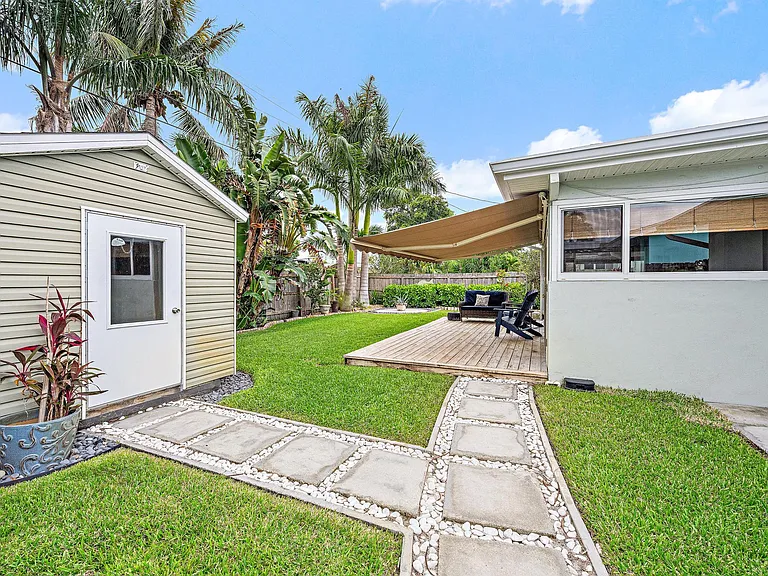 1869 Circle Dr — Photo 23
