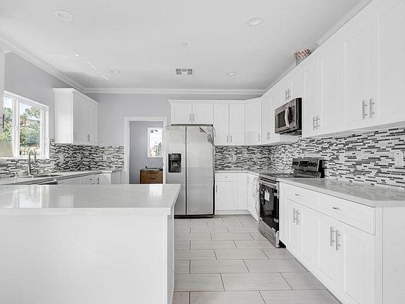 5th image of 2916 N Delor Dr
