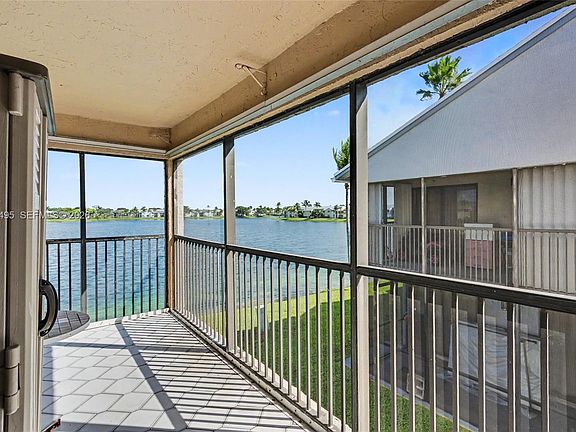 2nd image of 889 Hamilton Dr #889L