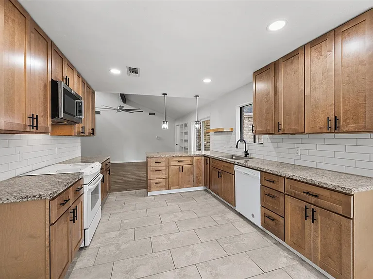431 Evergreen Dr — Photo 11
