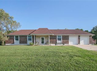 4400 E 211th St, Belton, MO 64012