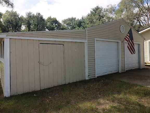 3rd image of 10310 Glenwood Ave