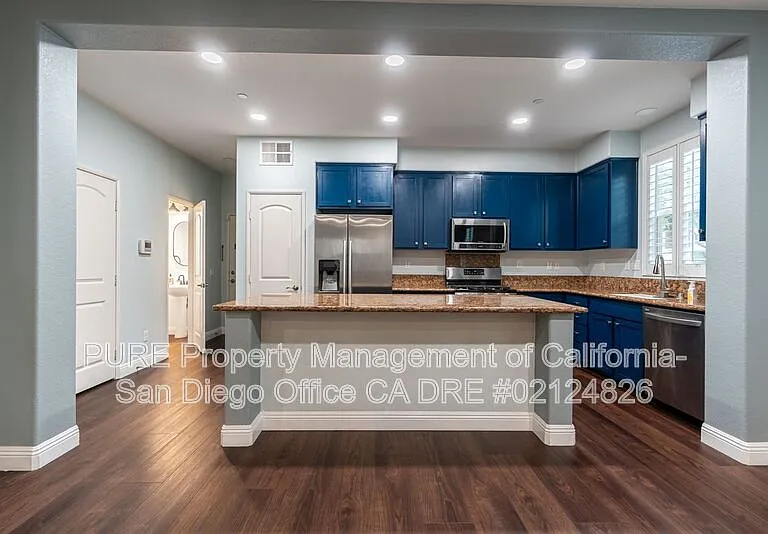 1658 El Raval Way #2 — Photo 2