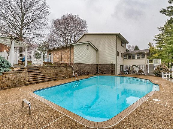 2nd image of 13955 Marygold Ct