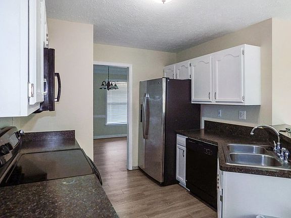 2nd image of 26099 Sycamore Dr