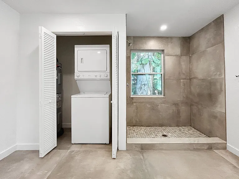4631 Queensboro Ave S — Photo 16