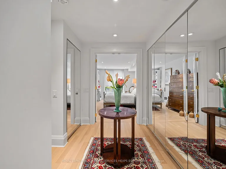 225 Davenport Rd #401 — Photo 16