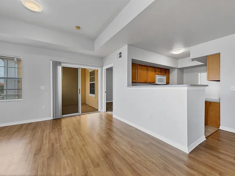 1010 Villagio Cir #204 — Photo 7