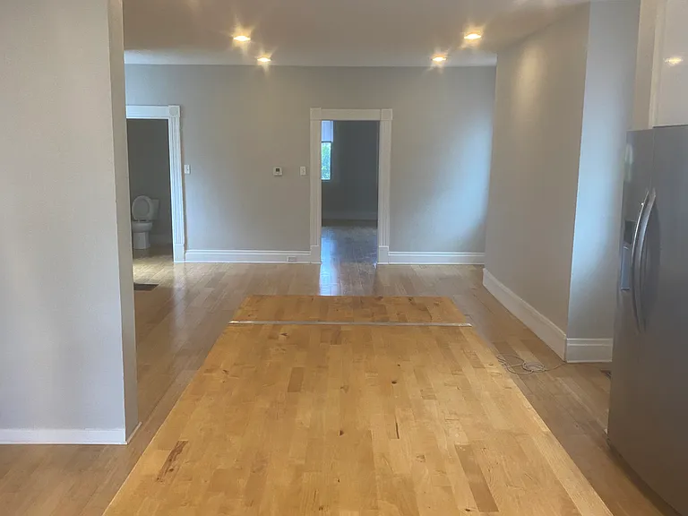 211 Sterling St — Photo 10