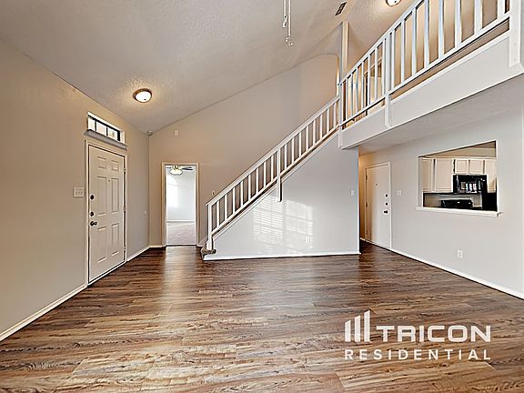 3rd image of 810 Weaver St
