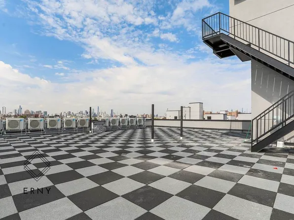 855 De Kalb Avenue image 6 of 7