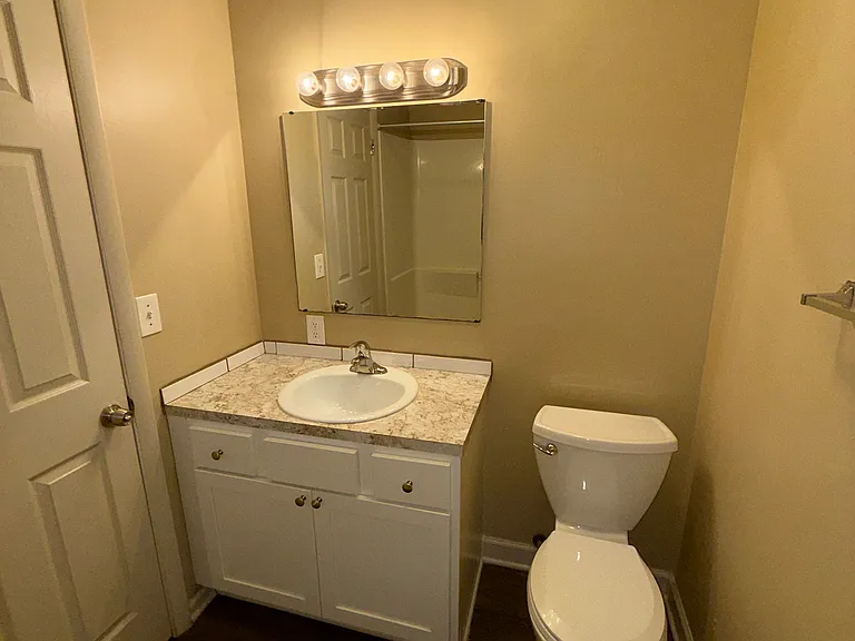1729 Carlton Ave NE — Photo 7