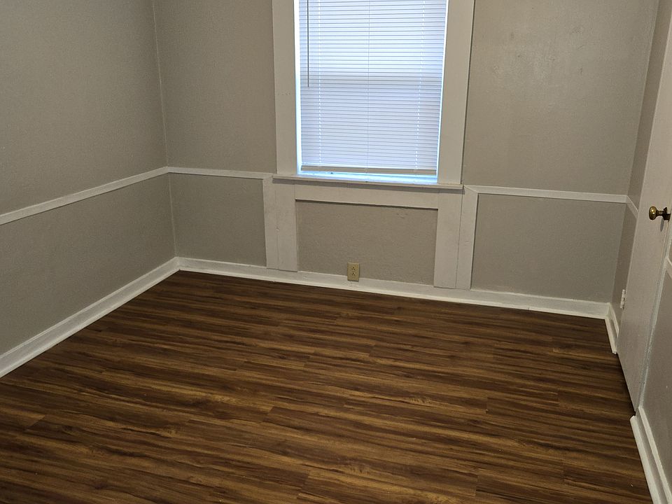 2nd image of 2885 Wells Dr