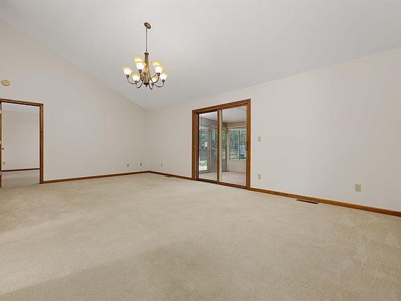 4th image of 11935 N Pebble Ln