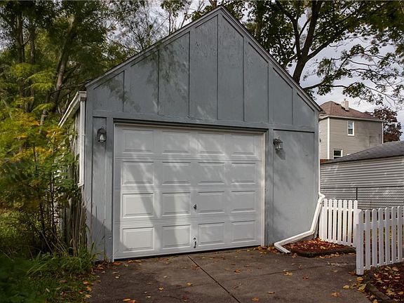 4th image of 2746 Elmwood St