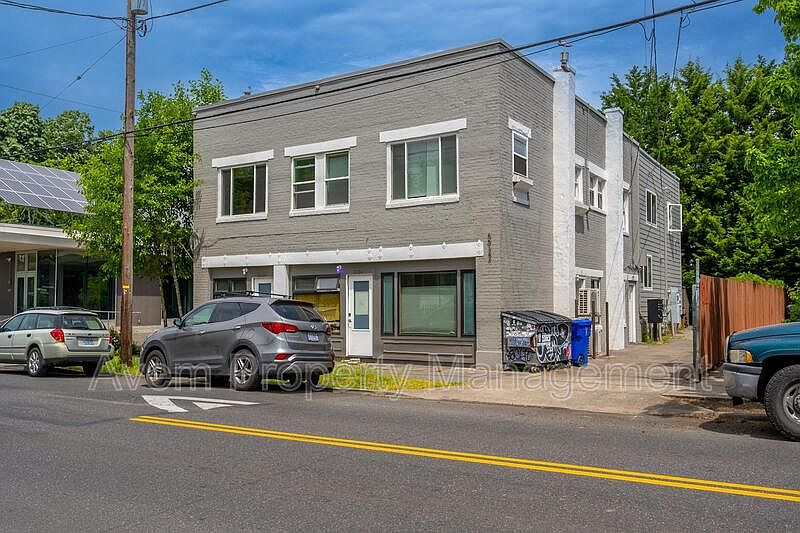 1st image of 5924 N Albina Ave