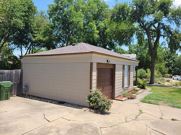 4th image of 1437 Redbud Ln #1