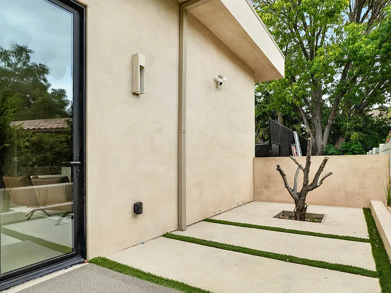 5728 Calvin Ave #1/2 — Photo 29