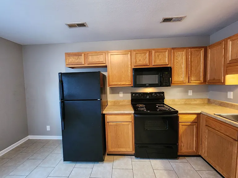 241 Executive Ave — Photo 7