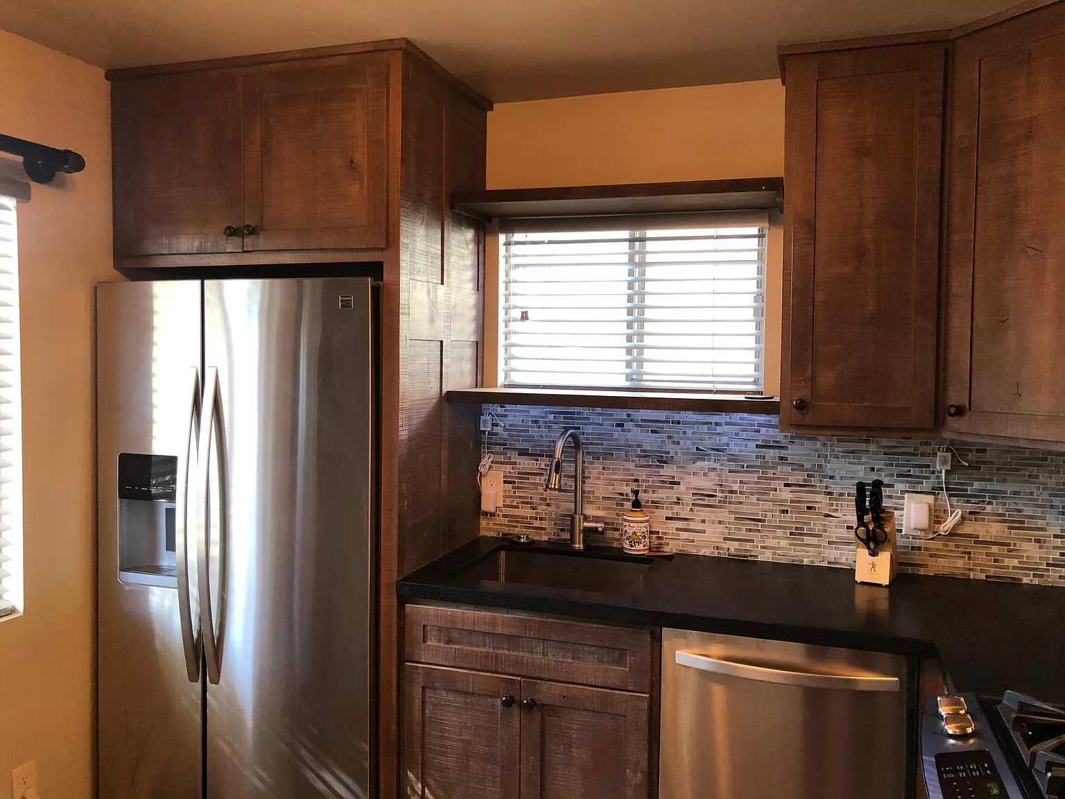 2 bed, 1.5 bath, 1015 sqft, $1,850 — Photo 2