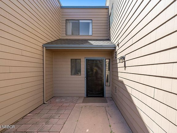 3rd image of 1496 Oakridge Park Rd