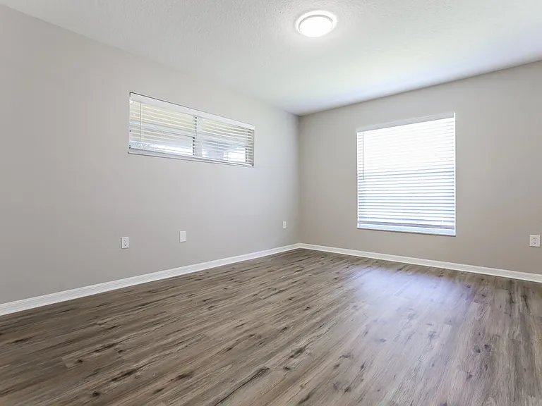 5026 25th St E — Photo 11