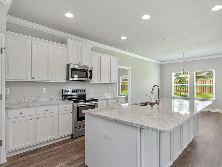 791 Cornelia St — Photo 27