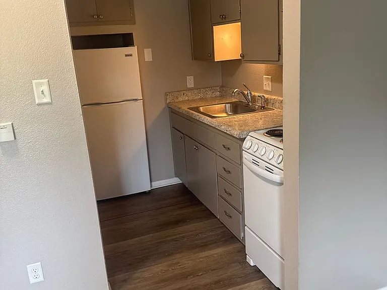 Heritage Apartments — Photo 14