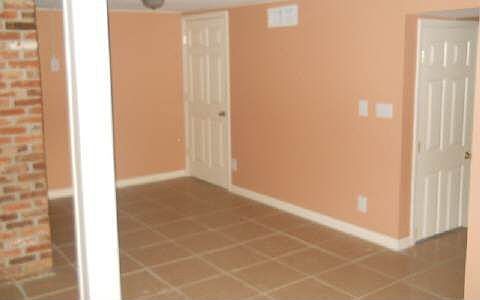 3rd image of 633 W Marion St